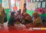 Bulan Imunisasi Anak Sekolah, Babinsa Dampingi Nakes Giat Imunisasi di SDN Grobogan 03