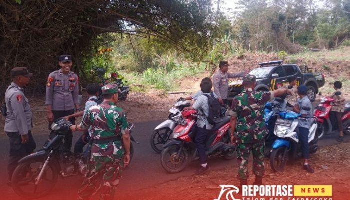 Personel Koramil dan Polsek Kedungjajang Bersinergi Laksanakan Patroli Wilayah Cegah Kejahatan
