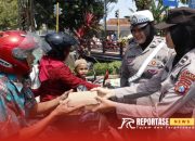 Aksi Simpatik Polwan Polres Sumenep di HUT ke-76 14 Aksi Simpatik Polwan Polres Sumenep di HUT ke-76