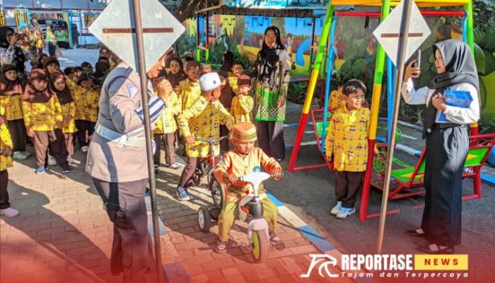 Satlantas Polres Lumajang Tanamkan Kesadaran Berlalu Lintas Sejak Dini pada Anak PAUD