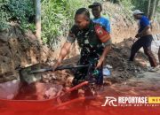 Kawal Program Desa, Babinsa Bersama Warga Laksanakan Karya Bakti Bangun Drainase di Dusun Krajan 10 Kawal Program Desa, Babinsa Bersama Warga Laksanakan Karya Bakti Bangun Drainase di Dusun Krajan