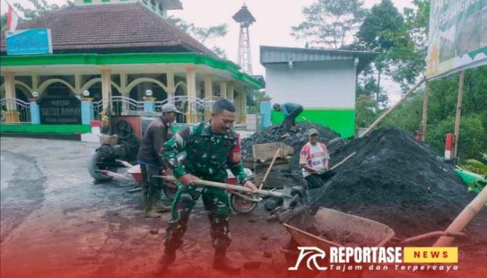 Kolaborasi Babinsa dan Warga Desa Tamanayu: Rehabilitasi Pagar Masjid Baitur Rohman