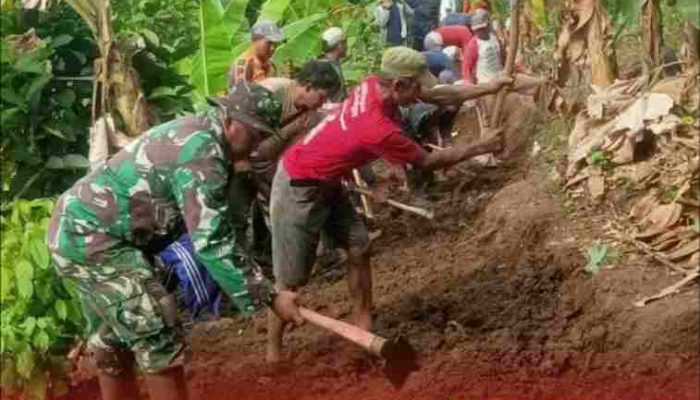 Karya Bakti Pembuatan Jalan Alternatif di Tempursari, Upaya Buka Akses Warga Terdampak Abrasi Laut