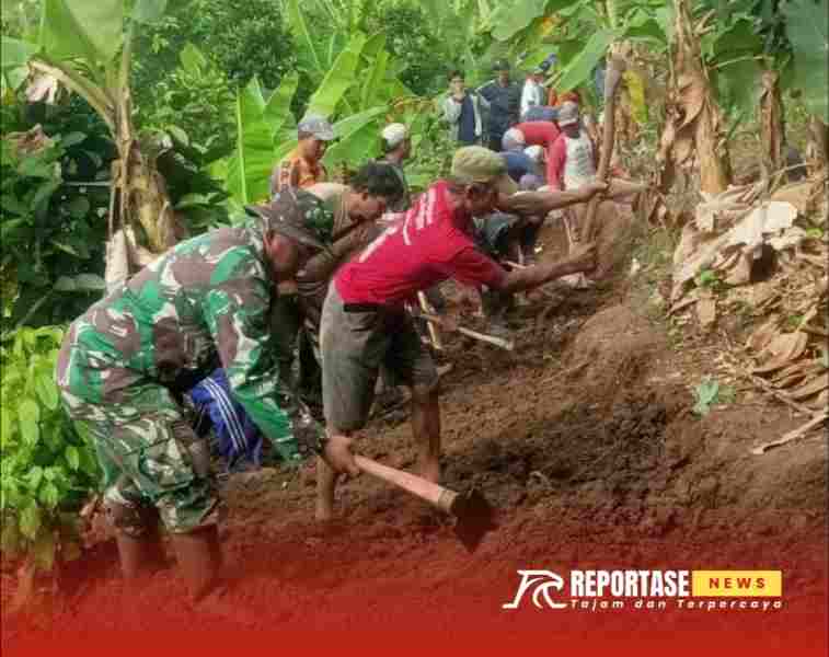 Karya bakti untuk membuka jalur alternatif lintas antar Kecamatan Tempursari dengan Kecamatan Pasirian