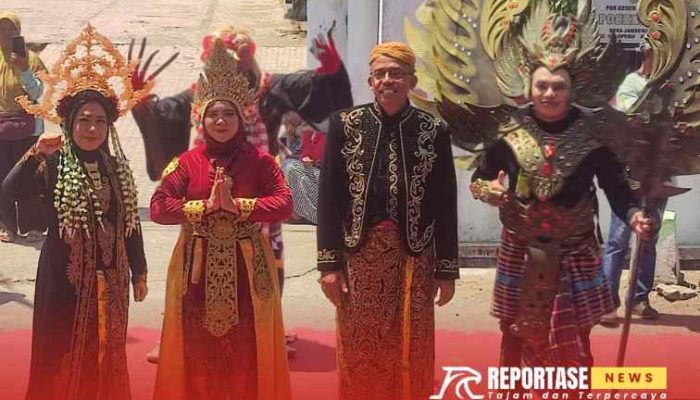 Pemdes Jambewangi Gelar Kirab Budaya Dalam Rangka Bersih Desa dan HUT RI Ke 79