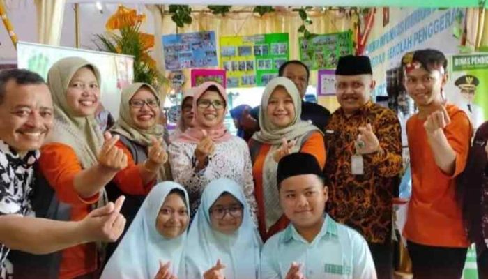 SMP Miftahul Huda Gogodeso: Sekolah Desa Berwawasan Global dengan Kurikulum Merdeka