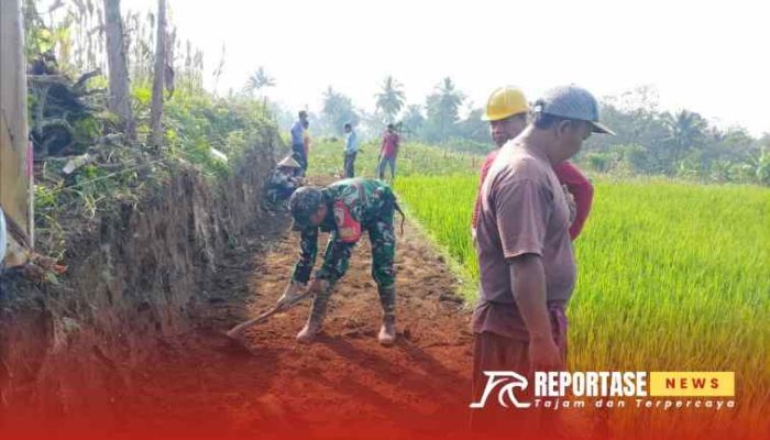 Kerja Bakti Pelebaran Jalan Makam: Wujud Sinergi Babinsa dan Warga Pasrujambe
