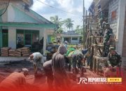 Koramil 0821-04/Gucialit Bersama Warga Laksanakan Karya Bakti Pengecoran Atap Musala Nurul Jadid