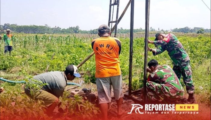 Babinsa Darungan Dampingi Pengeboran Sumber Air untuk Pengairan Lahan Pertanian