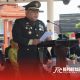 Komandan Kodim 0821/Lumajang Letkol Inf Ronny Wijaya Koesuma memimpin upacara peringatan HUT ke-79 TNI