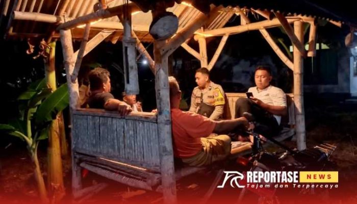 Patroli Malam Polsek Sukodono Sambangi Warga dan Aktifkan Penjagaan Pos Kamling
