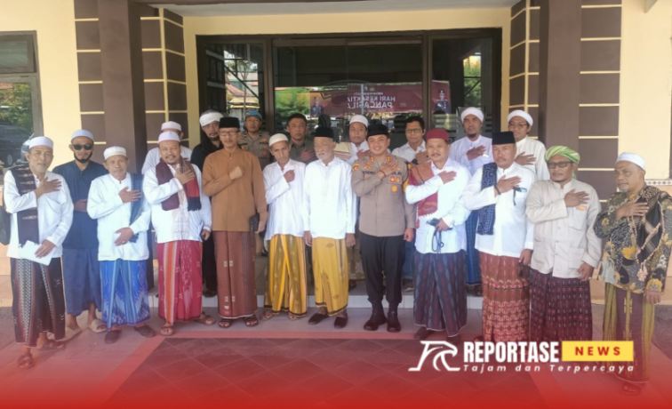 KH Jakfar Shodiq Belasan ulama tersebut di sambut hangat oleh AKBP Hendro Sukmono bersama jajaran PJU