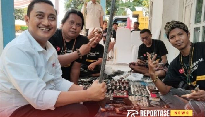 Duduk Sama Rendah Beralas Tikar, Mas Yudha Ngobrol Santai Bareng Pecinta Batu Akik