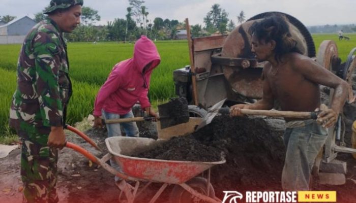 Babinsa Tegalrejo Pantau Pembangunan Saluran Irigasi untuk Optimalkan Pertanian Warga