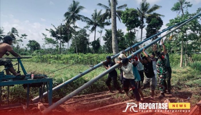 Optimalkan Irigasi Pertanian, Babinsa Nguter Dampingi Pemasangan Sumur Bor di Poktan Sari Makmur 