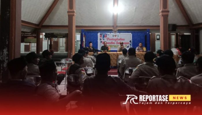 Babinsa Kaliwungu Lakukan Pembinaan Satlinmas untuk Tingkatkan Kapasitas Keamanan Desa