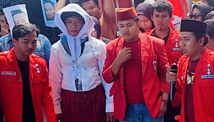 GMNI dan PMII Gelar Aksi Kawal Putusan Kasus Dugaan Pencabulan Guru PNS di Sumenep