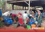 Pendistribusian Air Bersih untuk Warga Dusun Lor Curah: Babinsa dan Forkopimdes Merakan Bersinergi Bantu Warga Atasi Krisis Air 8 Pendistribusian Air Bersih untuk Warga Dusun Lor Curah: Babinsa dan Forkopimdes Merakan Bersinergi Bantu Warga Atasi Krisis Air