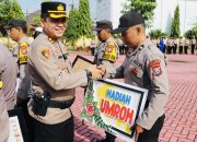 Kapolres Sumenep Berikan Penghargaan dan Umroh Kepada Anggota Berprestasi