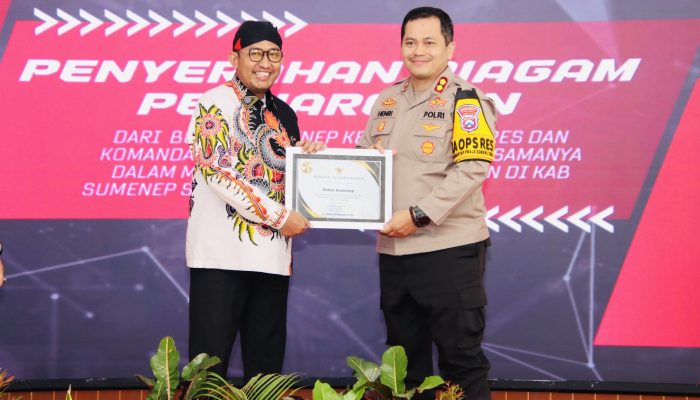Inisiator Ketahanan Pangan, Kapolres AKBP Henri Noveri Santoso Terima Penghargaan dari Bupati Sumenep