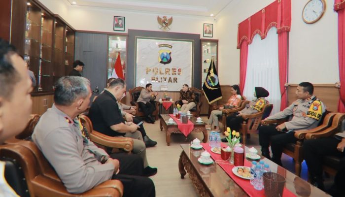Sambut hangat : Kapolres Blitar terima Kunjungan Konsulat Jenderal Australia di Polres Blitar Perkuat Hubungan Kerja Sama yang Baik