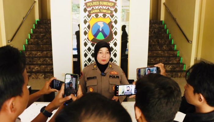 Mobil Terbakar di Depan Masjid Jamik Sumenep, Dua Korban Kritis