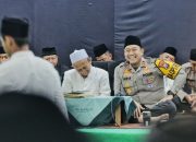Indahnya Ramadhan, Kapolres Blitar Buka Puasa Bersama Para Santri Al Falah 11 Indahnya Ramadhan, Kapolres Blitar Buka Puasa Bersama Para Santri Al Falah