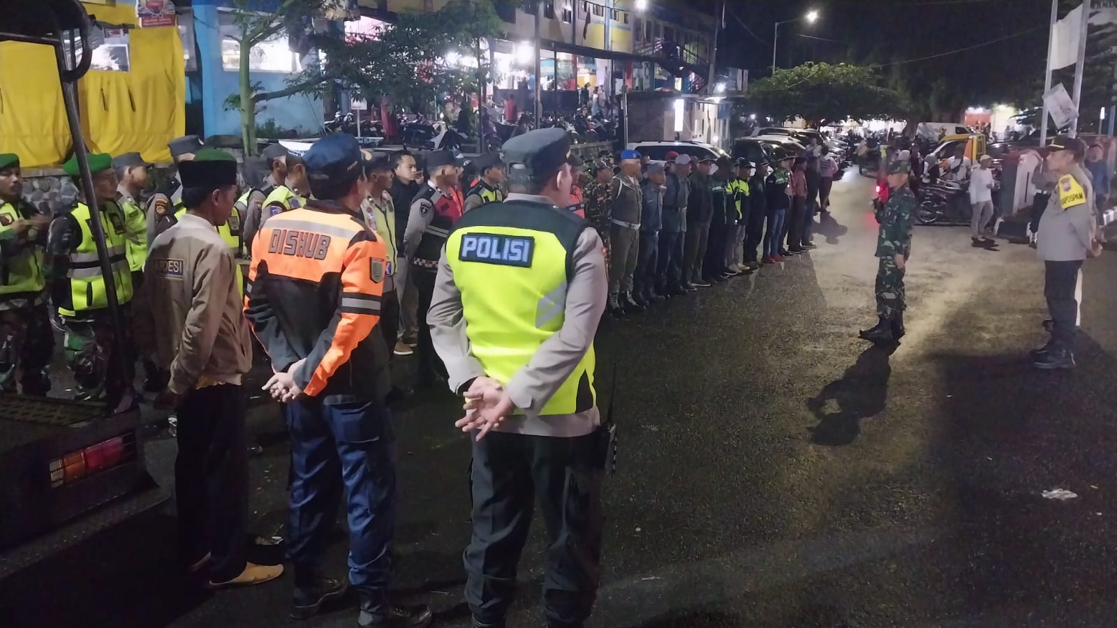 Danramil 0818-22Tumpang Bersama Muspika Tumpang Gelar Apel Kesiapan Pengamanan Malam Takbir