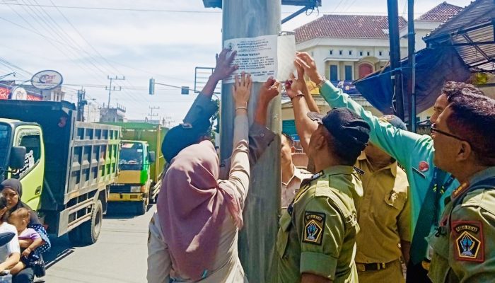 Tim Gabungan OPD Teknisi Tindak Tegas Papan Reklame Bodong