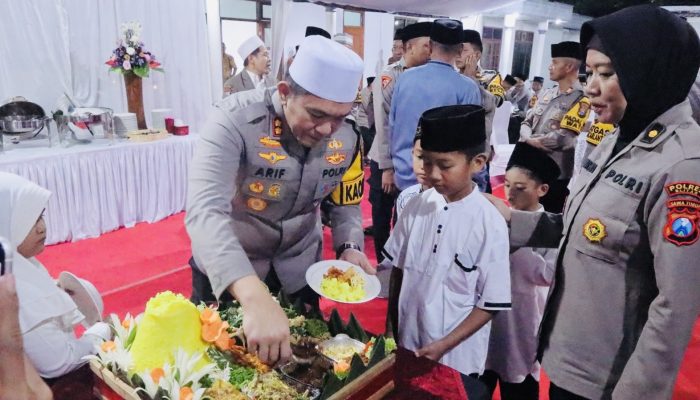 Nikmat Ramadan: Kapolres Blitar Gelar Buka Puasa Bersama Anak Yatim