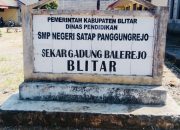 Bapak-Ibu Guru SMPN SATAP 1 Panggungrejo, Ikhlas Cerdaskan Anak Bangsa 9 Bapak-Ibu Guru SMPN SATAP 1 Panggungrejo, Ikhlas Cerdaskan Anak Bangsa