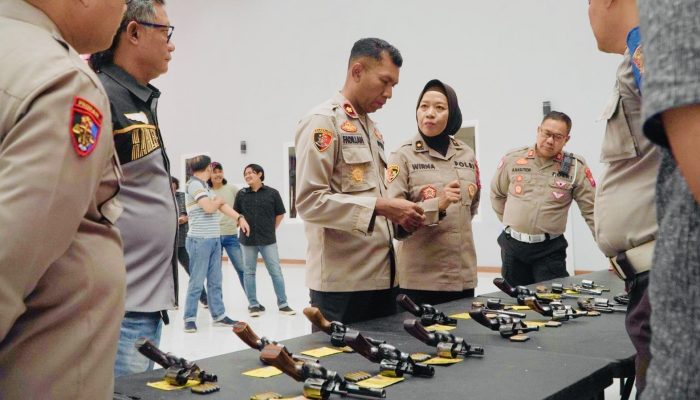 Wakapolres Blitar Pimpin Pengecekan Senpi Genggam Milik Anggota