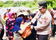Bakti Sosial Polres Sumenep di TPA: Ringankan Beban Warga dan Jaga Kepedulian Sosial 20 Bakti Sosial Polres Sumenep di TPA: Ringankan Beban Warga dan Jaga Kepedulian Sosial