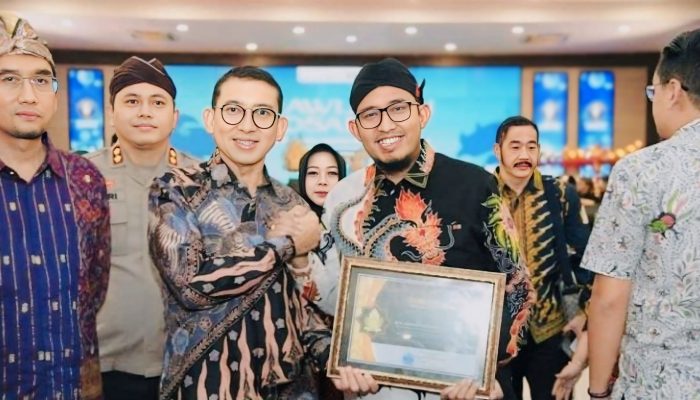 Bupati Sumenep Raih Penghargaan SNKI Sebagai Tokoh Inspiratif Pelestari Budaya Keris
