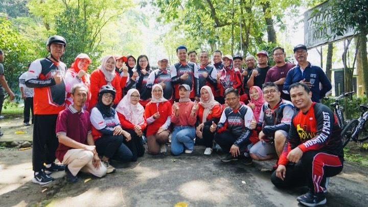 RSUD Ngudi Waluyo Wlingi Gelar Gowes Bersama Bupati dan Wakil Bupati Blitar Peringati HUT ke-41 2 c4352544 9b57 4242 bf30 cb65e1c9d4e1