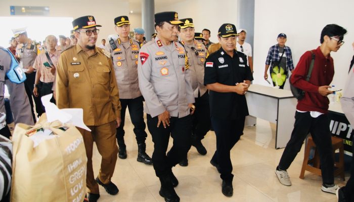 Kapolda Jatim Tinjau Pospam Operasi Ketupat Semeru 2025 di Sumenep