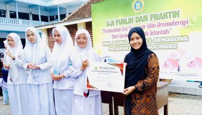 Santriwati SMA Zainul Hasan 1 Genggong Sulap Minyak Jelantah Jadi Lilin Aromaterapi Bernilai Jual