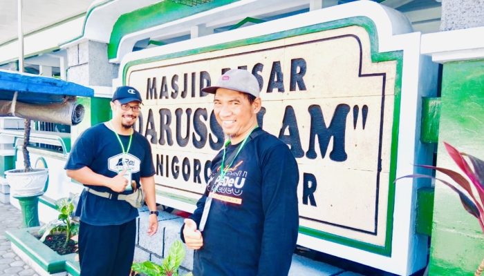 Idul Adha Penuh Berkah di Blitar, Masjid Darussalam Potong 5 Sapi dan 10 Kambing