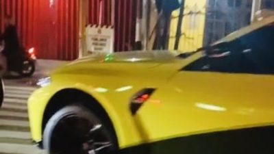 Mobil BMW yang Diduga Milik Wabup Blitar Beky Herdihansah Kecelakaan di Kanigoro