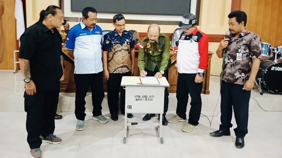 Edukasi Penggalangan Dana di SMA/SMK Negeri Blitar: MAPI Jatim Tegaskan Transparansi dan Sukarela 2 80eb0854 629d 4802 ac2c 487a1cc40b5d