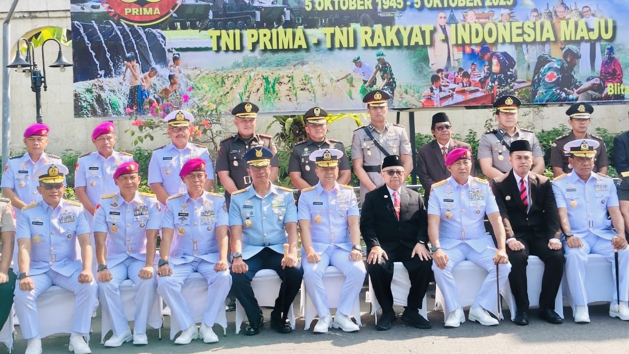 Jelang HUT KE-80 TNI Dankodiklatal Pimpin Ziarah Nasional di Makam Bung Karno, Tekankan Patriotisme Prajurit 2 0881c4c1 0890 48cd 87a9 dad7fc018c88