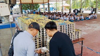 Luncurkan Perdana MBG di SMKN 1 Kota Blitar, Ribuan Siswa Nikmati Ayam Goreng
