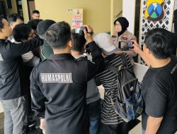 Polsek Kangean Tangani Kasus Penemuan Mayat Bayi dalam Kardus di Rumah Kos 4 Polsek Kangean Tangani Kasus Penemuan Mayat Bayi dalam Kardus di Rumah Kos