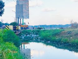 DLH Sumenep Dinilai Abai, Sungai Lingkar Timur Terancam Jadi Sumber Banjir 5 DLH Sumenep Dinilai Abai, Sungai Lingkar Timur Terancam Jadi Sumber Banjir
