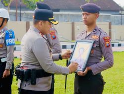 Tegakkan Disiplin, Polres Blitar PTDH Empat Anggota Pelanggar Kode Etik