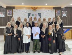 KH. Moh. Hodri di Maulid RSUD Sumenep: “Wanita Adalah Tiang Peradaban” 6 KH. Moh. Hodri di Maulid RSUD Sumenep: “Wanita Adalah Tiang Peradaban”