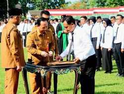 SK PPPK Paruh Waktu Diserahkan, Bupati Fauzi: Status Baru Harus Diikuti Kinerja yang Lebih Baik