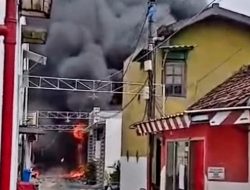 Kebakaran Rumah di Petemon Surabaya, Penyebab Masih Diselidiki