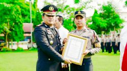 Kapolres Jombang Beri Penghargaan kepada Pamapta Polres Jombang atas Tindakan Sigap Tangani Laporan Kedubes Kamboja 7 48c04637 4259 43b7 8226 2694bf54b9b3