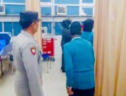 Oksigen Hampir Habis, Polsek Udanawu Kawal Ambulans Pasien Sesak Napas ke RS Bhayangkara Kediri